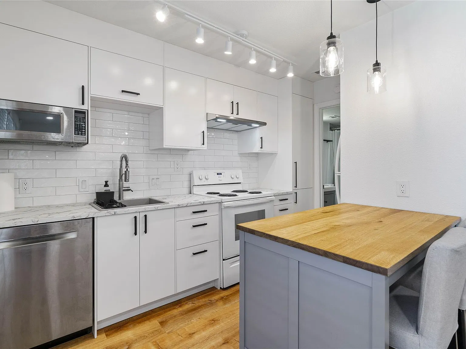 1 bed, 1.0 bath, 517 sqft, $1,400 — Photo 3