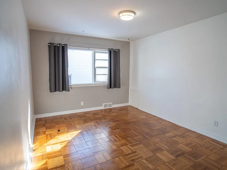 1014 W Springfield Ave — Photo 16