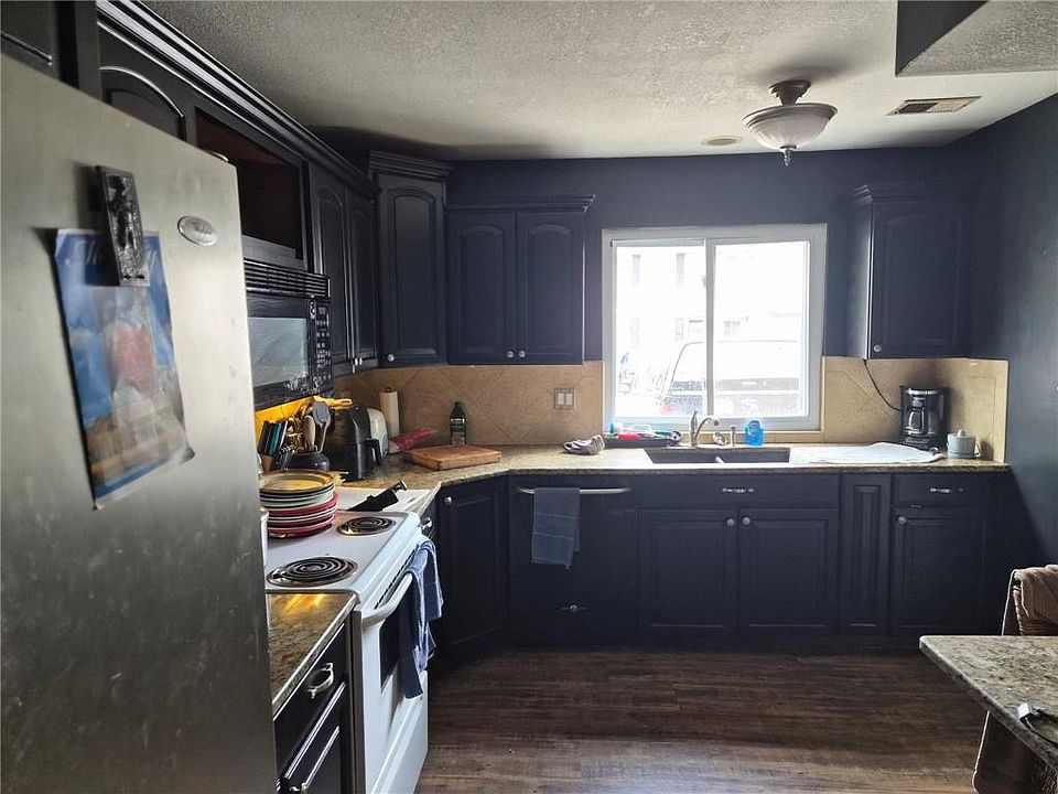 1st image of 8828 Carriage Dr