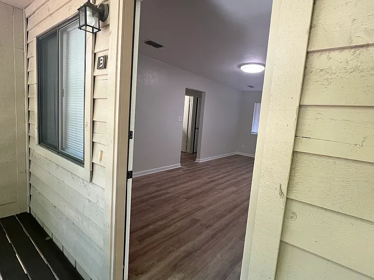 2665 N Point Ct #B — Photo 9