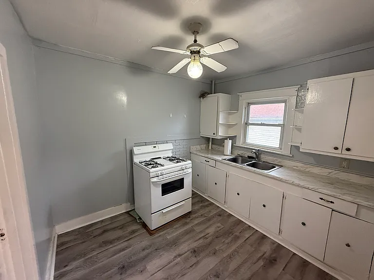 442 S Marshall St — Photo 4