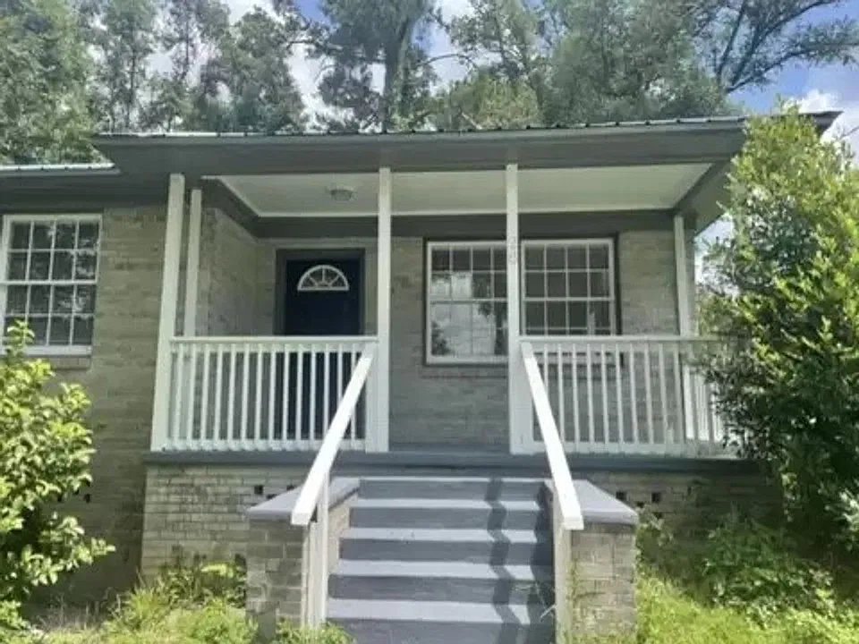 28 W Barnes Ave