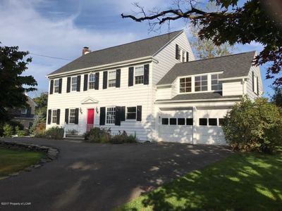 19 Shrine Vw, Dallas, PA, 18612