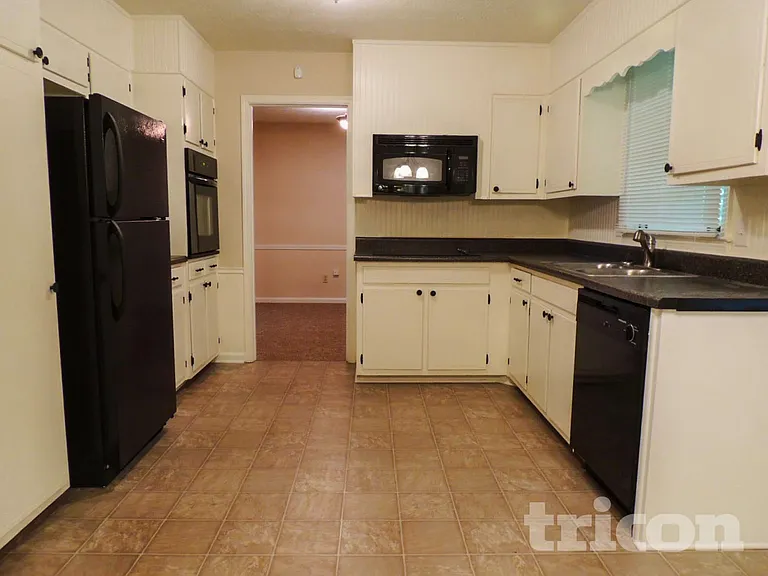 1464 Yorkton Ct — Photo 19