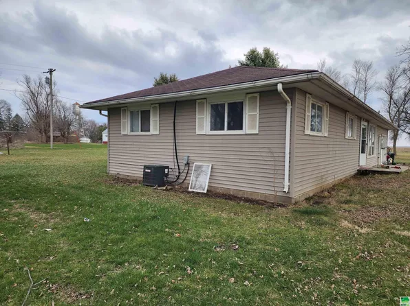 306 Poplar Ave, Rosalie, NE 68055