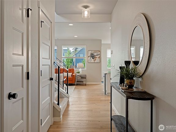 4th image of 6782 43rd Street NE