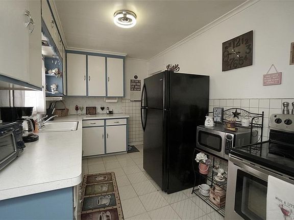 4th image of 420 Tremont St