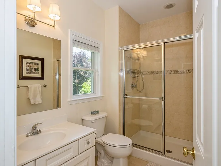 27 Lamb Ave — Photo 18