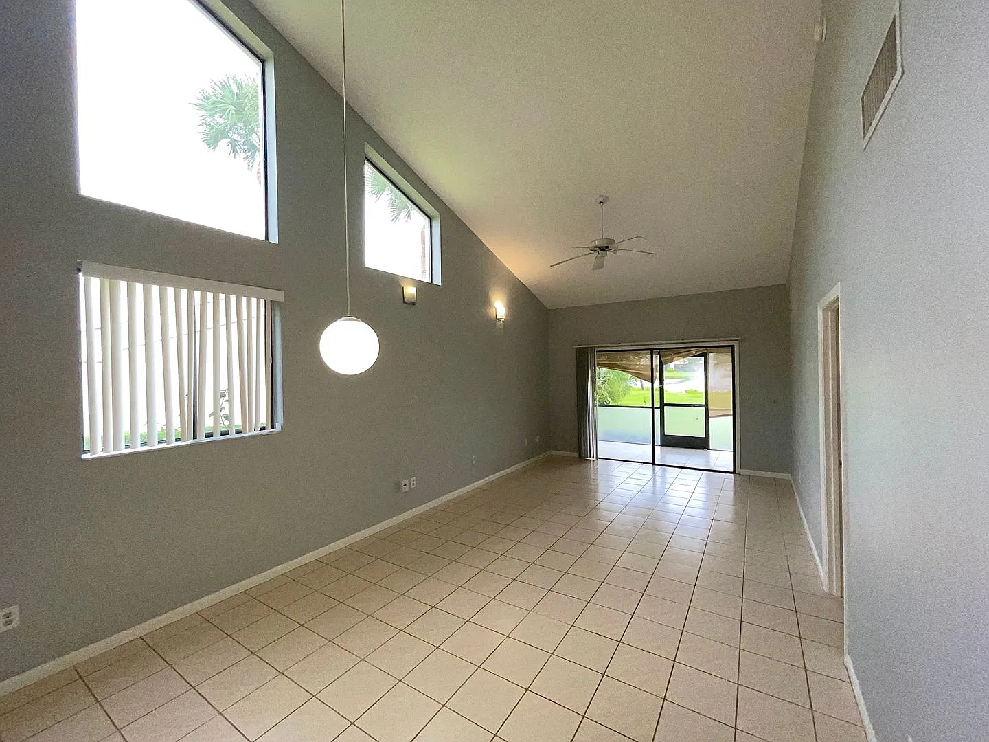 Lovely 2/2 Ground Floor Unit at Lake Village, in Palm City — Photo 3