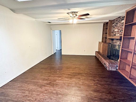 2nd image of 4815 NE Winfield Cir