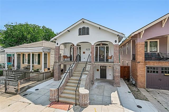 1st image of 623 Seguin St #2A