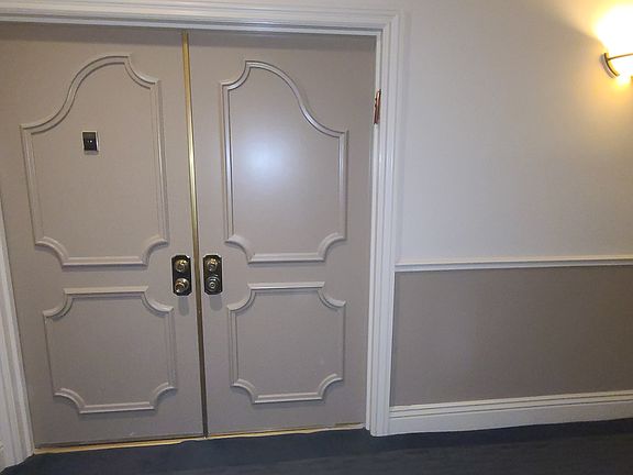 3rd image of 1557 S Beverly Glen Blvd APT 104