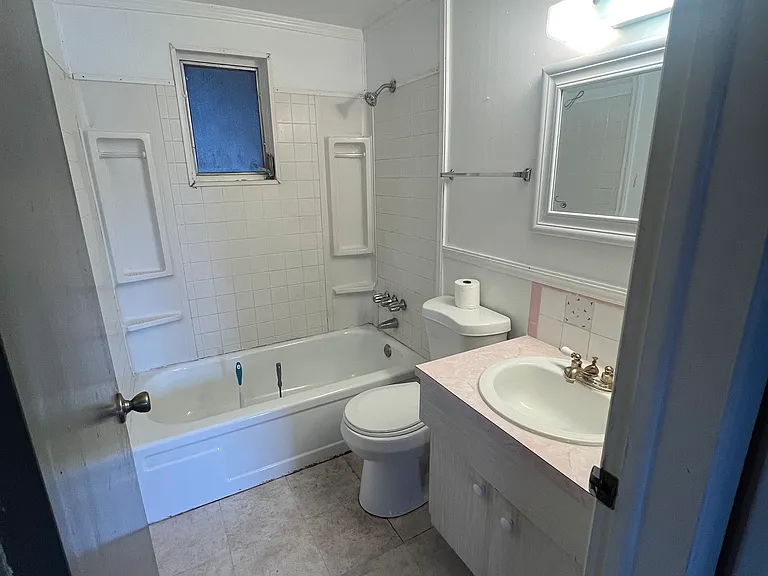 10819 Inglewood Ave — Photo 9