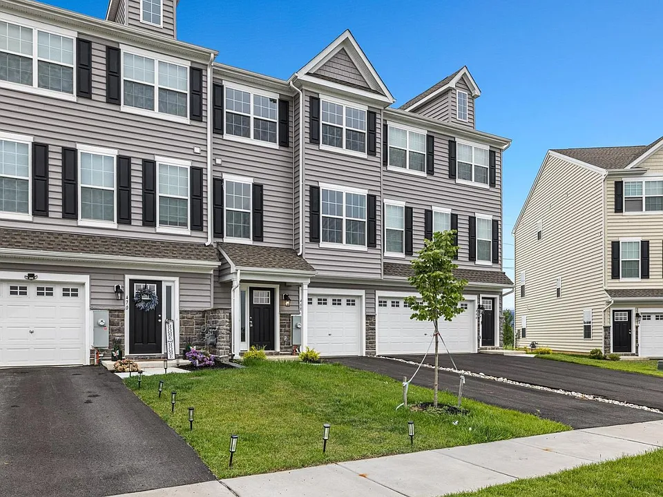 468 Rederick Ln