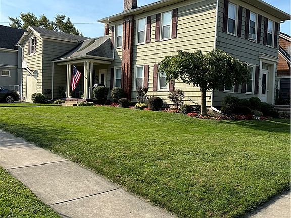 2nd image of 65 W 4th St