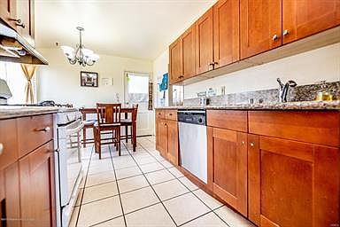 4th image of 1052 Delay Ave