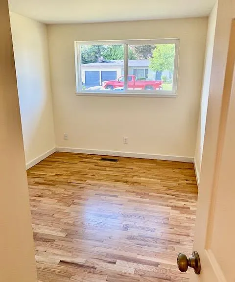 1718 Whitman Ave NE — Photo 14