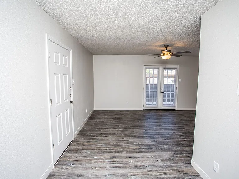 Saddlewood Apartments — Photo 19