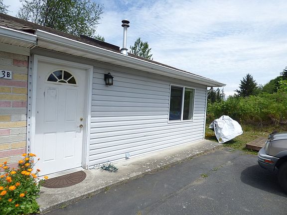 2nd image of 423 Hillcrest St #B