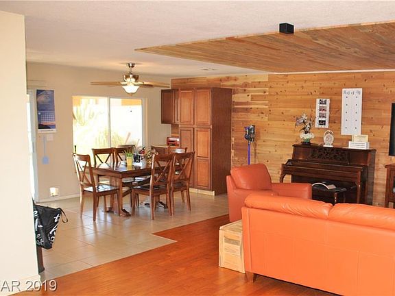 3rd image of 912 Zola Cir