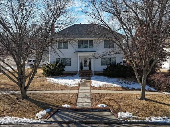 403 W Court St, Smith Center, KS 66967