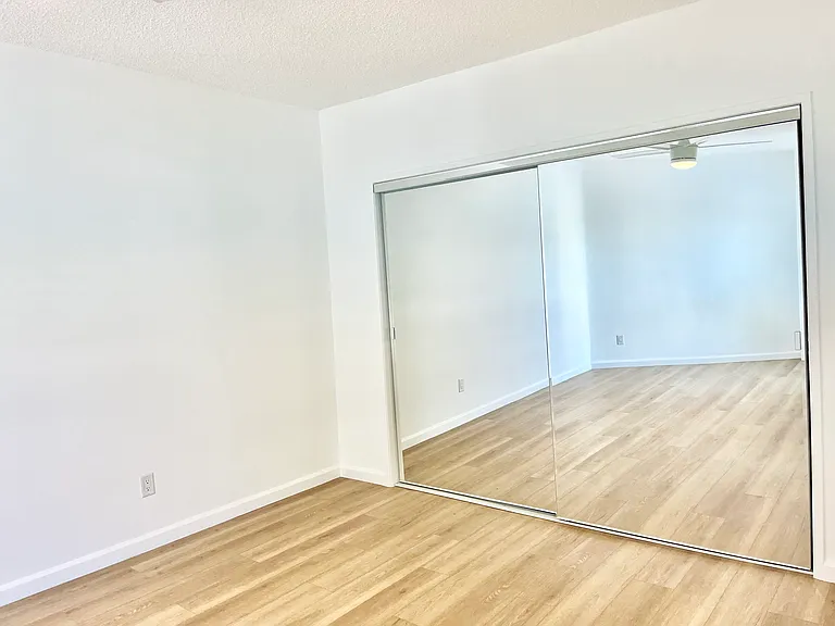 1401 Douglas St #13 — Photo 17