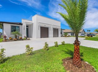 928 NE 8th Place Cpe, Coral, FL 33909