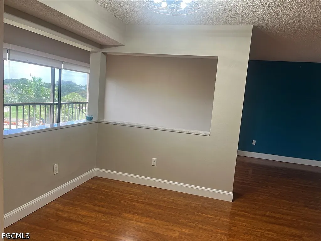 2 bed, 2.0 bath, 1029 sqft, $1,995 — Photo 3