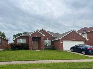 2415 Rio Grande Dr, Grand Prairie, TX 75052