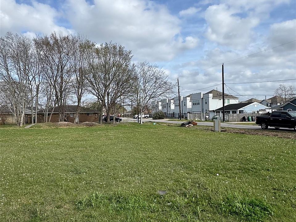2nd image of 4913 Paula St