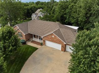 4203 SE Willow Ridge Ct, Blue Springs, MO 64014