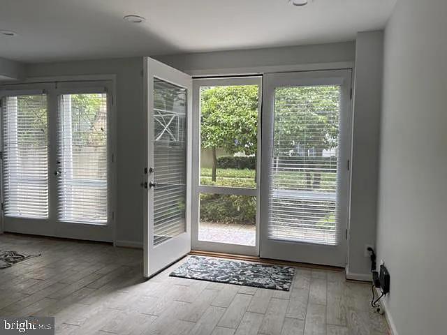 61 G St SW #B — Photo 16
