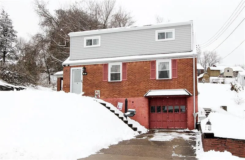 206 Dersam St photo 1