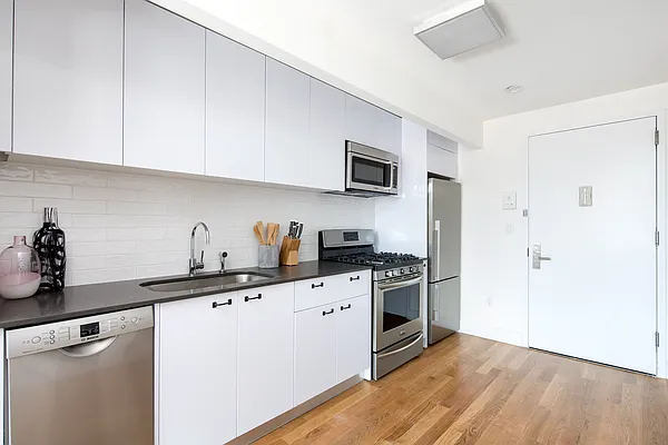 Rented by Monarch Realty Group | media 17