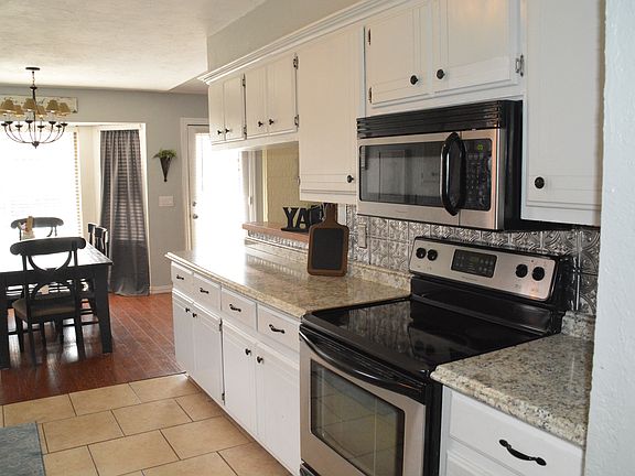 4th image of 6804 NW 131st St