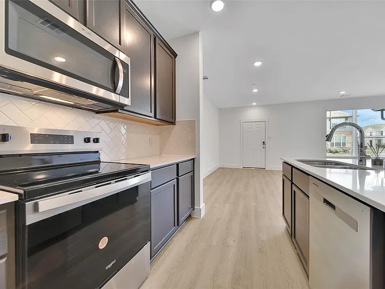 11915 De Carvalho Ln #12 — Photo 8