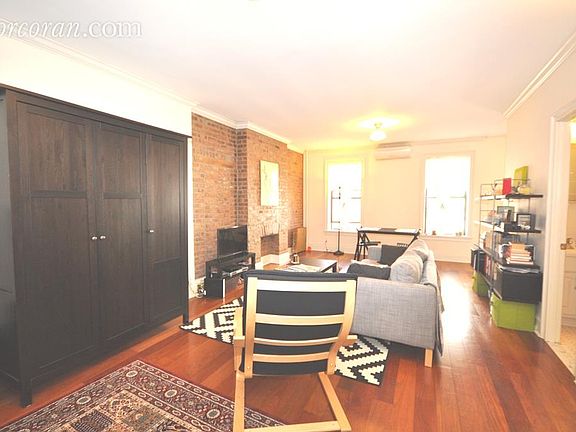 3rd image of 198 Sackett St APT 3