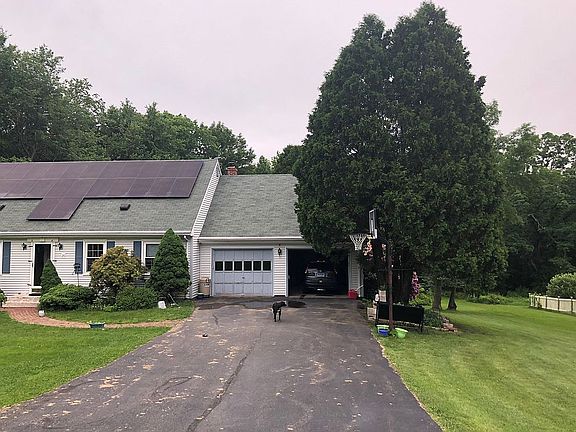 3rd image of 26 Oaklawn Dr