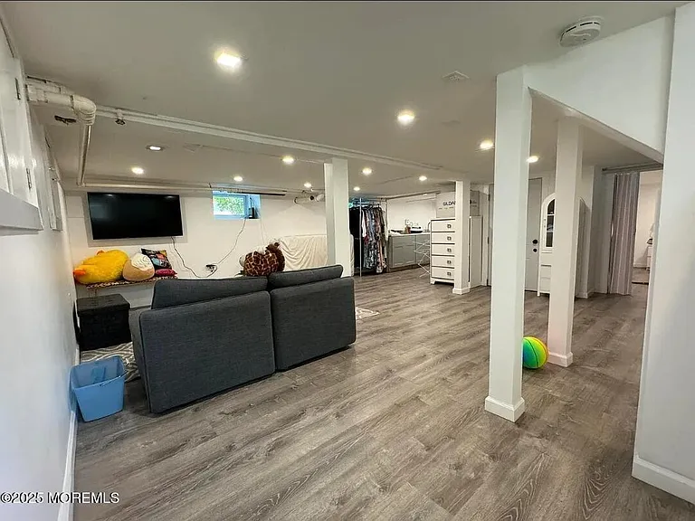 184 Ridgewood Ave — Photo 12
