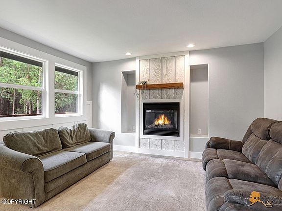 2nd image of 1100 N Retreat Ave