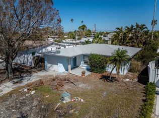 16213 2nd St E, Redington Beach, FL 33708