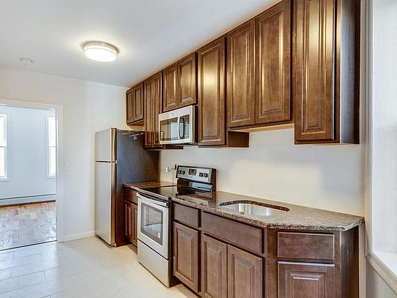 4th image of 244 Sip Ave APT 1L