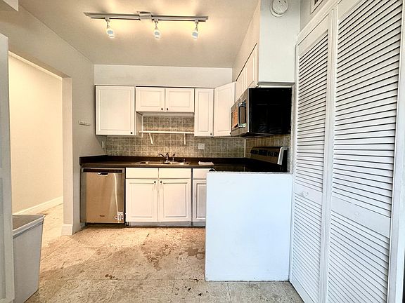 5th image of 717 Gardens Dr APT 106