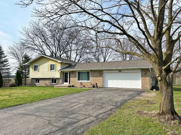 2565 Carleton Rockwood Rd, Carleton, MI 48117