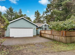 220 11th St, Florence, OR 97439