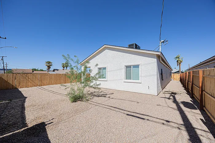 2 bed, 2.0 bath, 750 sqft, $1,695 — Photo 3