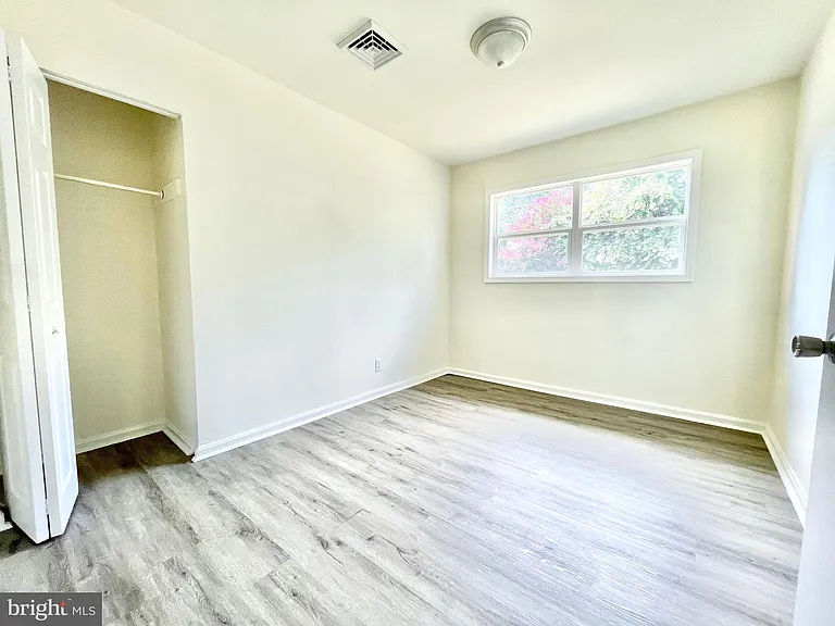 1416 S Governors Ave — Photo 19