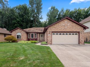 15338 Rambling Dr, Fraser, MI 48026