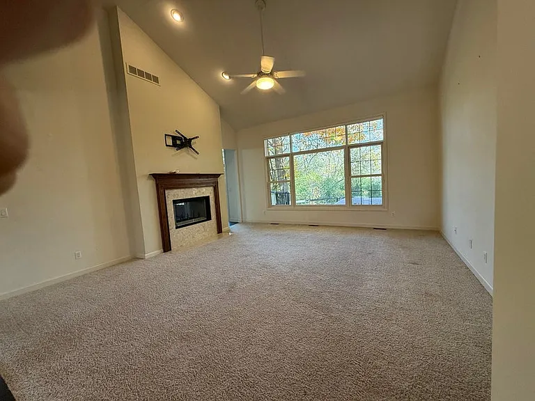 18145 Shoreline Ct — Photo 6