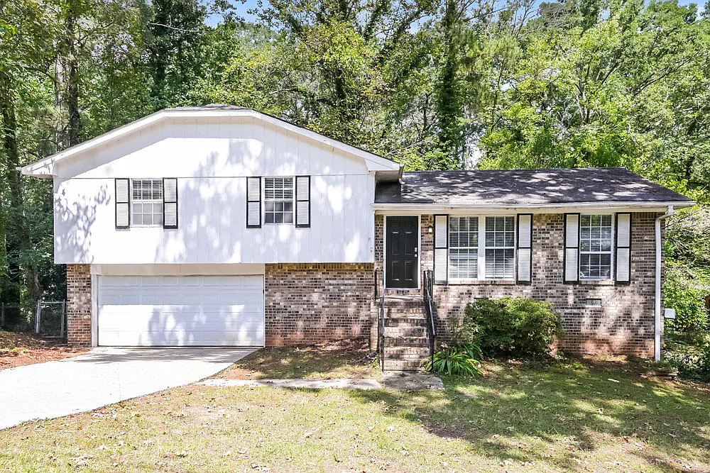 3 bed, 2.0 bath, 1669 sqft, $1,790 — Photo 1